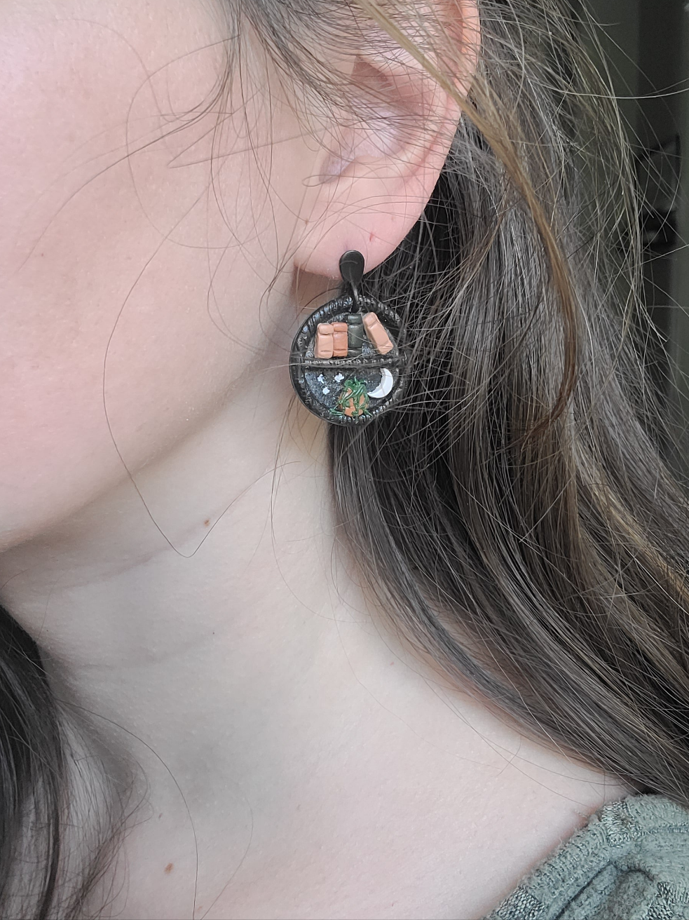 Round Bookshelf Earrings