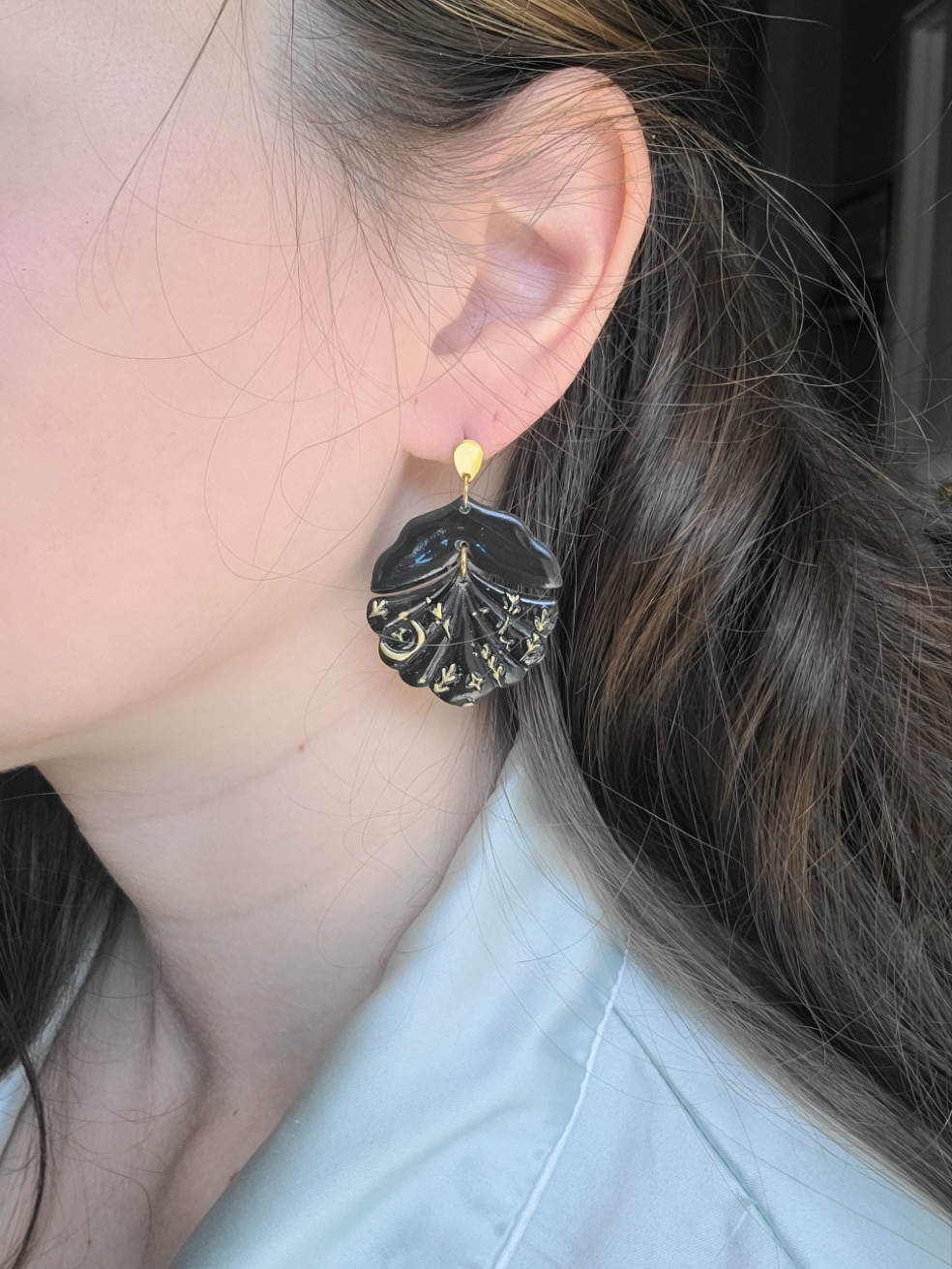 Black and gold half textured scallop dangles