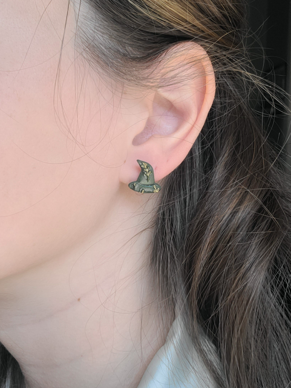 Green and gold witch Hat studs